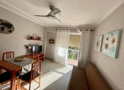Living room, Dining area, fireplace