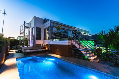 Property building, Pool view, Swimming pool