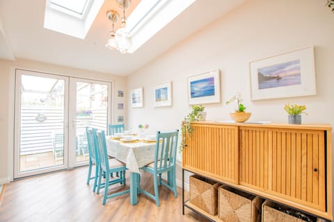 Cosy Retreat in The City Centre House in Galway