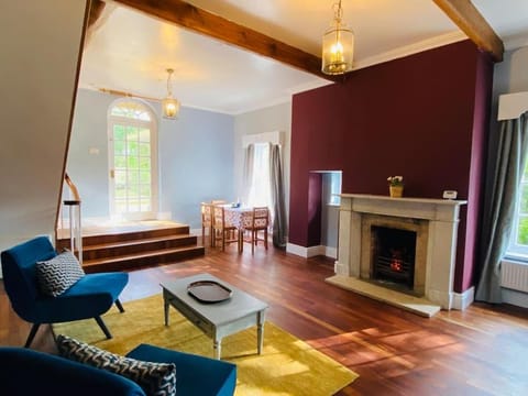 Living room, Seating area, flat iron