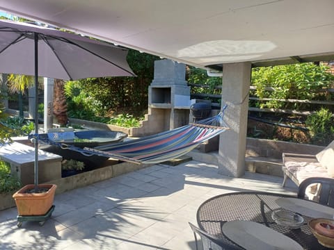 Patio, Garden, Hot Tub, Garden view