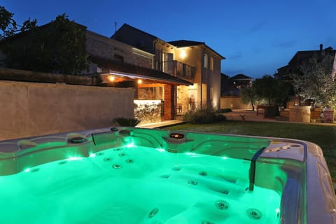 Property building, Night, Natural landscape, Hot Tub, sunbed