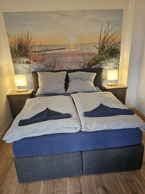 Küstenzauber - Balkon - Modern - PAYTV Apartment in Wilhelmshaven