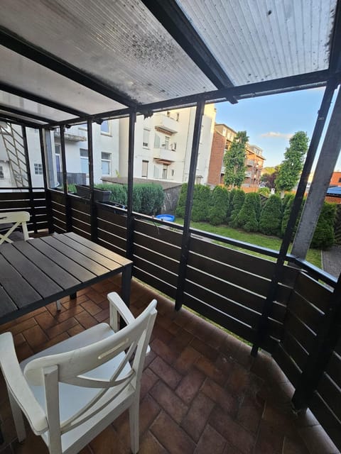 Küstenzauber - Balkon - Modern - PAYTV Apartment in Wilhelmshaven