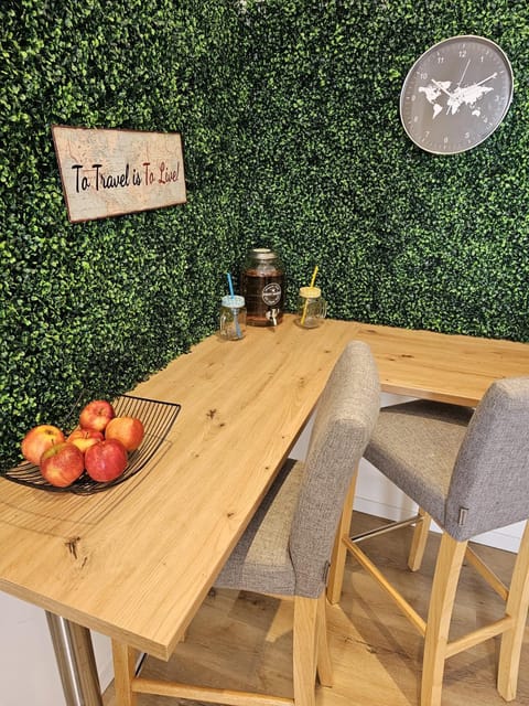 Küstenzauber - Balkon - Modern - PAYTV Apartment in Wilhelmshaven