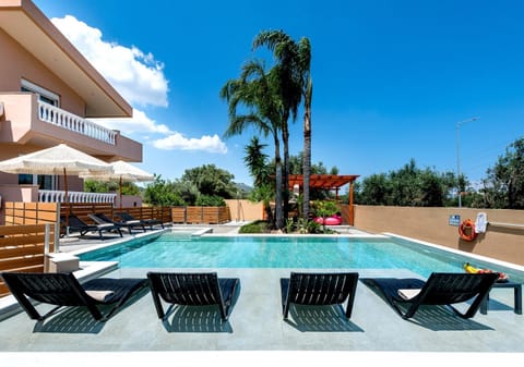 Patio, Day, View (from property/room), Dining area, Pool view, Swimming pool, sunbed