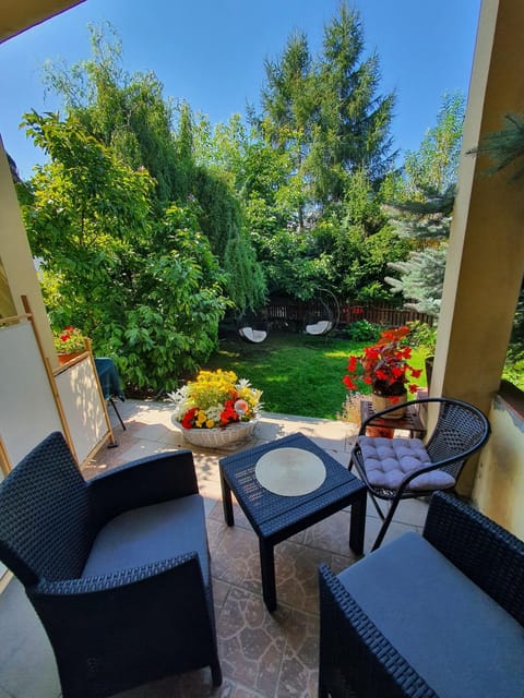 Balcony/Terrace, Seating area, Garden view