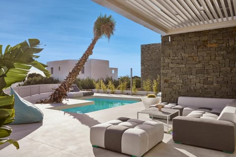 Day, Balcony/Terrace, Seating area, Swimming pool