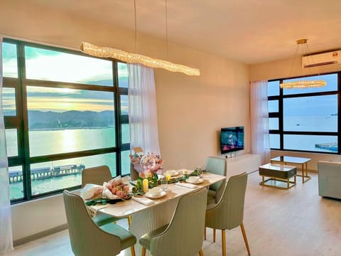 TV and multimedia, Living room, Seating area, Dining area, Sea view