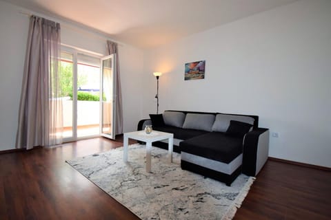 Apartments Mica Bed and Breakfast in Lopar