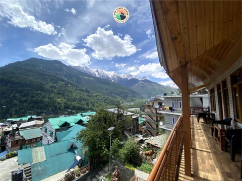 Property building, Day, Natural landscape, Hiking, Mountain view, Open Air Bath
