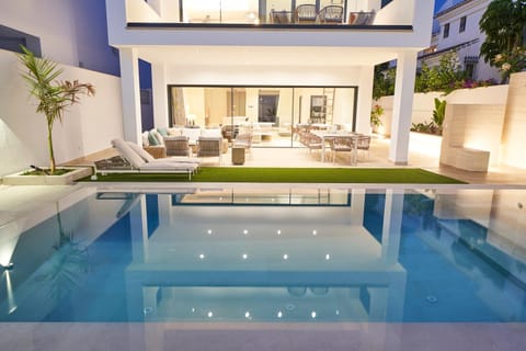 Patio, Living room, Seating area, Dining area, Pool view, Swimming pool, sunbed