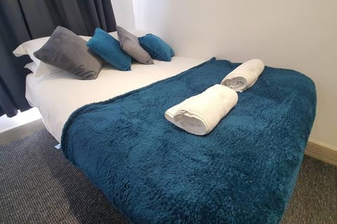 Free Netflix, Large House, Great Price Apartment in Cardiff