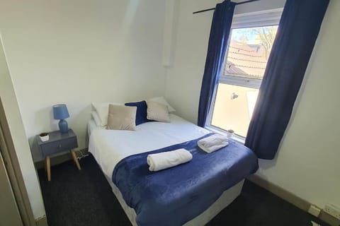 Free Netflix, Large House, Great Price Apartment in Cardiff