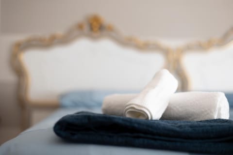 Bed, Photo of the whole room, Bedroom, towels