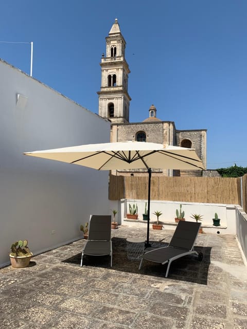 Patio, sunbed