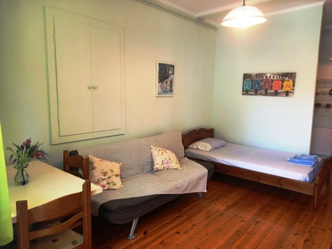 Bed, Photo of the whole room, Seating area, Bedroom