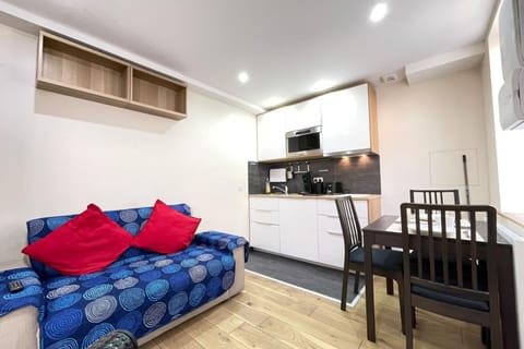 Cosy Appart Jouy N1 RER C 500 m Apartment in Île-de-France