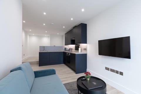TV and multimedia, Kitchen or kitchenette, Living room, Seating area, minibar