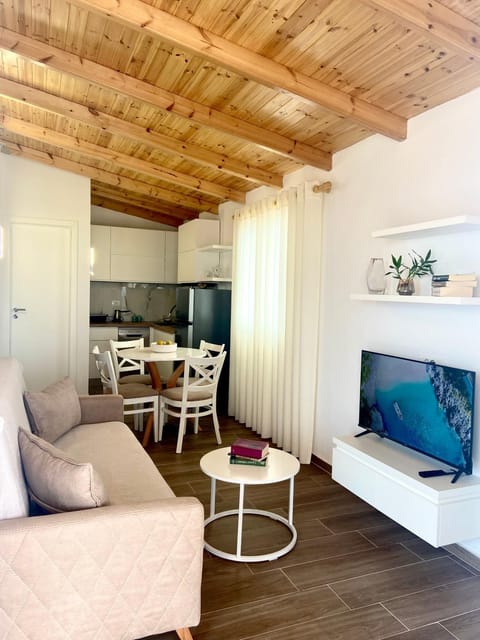 Kitchen or kitchenette, Living room, Dining area