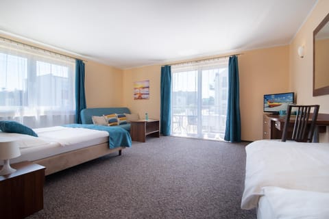 Bed, Seating area, Bedroom