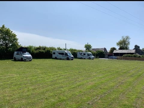 Pen y Buarth Pod - Caravan Site Campground/ 
RV Resort in Wales