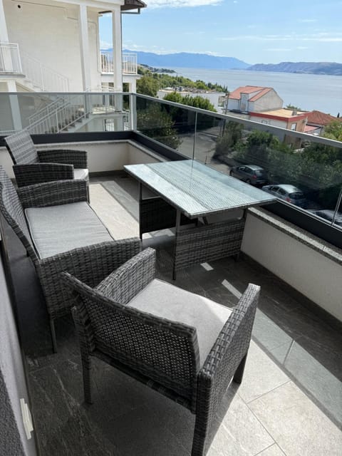 Day, Natural landscape, View (from property/room), Balcony/Terrace, Seating area, Sea view