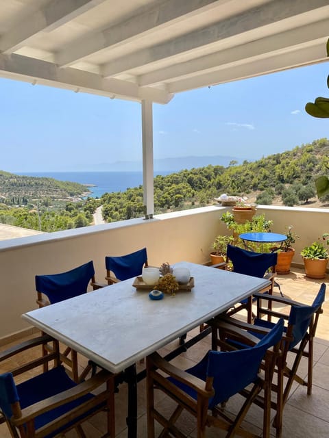 Patio, Day, View (from property/room), Balcony/Terrace, Dining area, Mountain view, Sea view