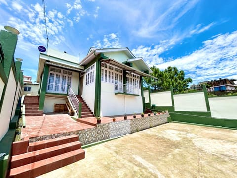 Property building, Patio, BBQ facilities, Balcony/Terrace, Parking