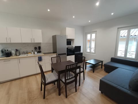 T3 rénové en 2023, Intra muros Avignon Apartment in Avignon