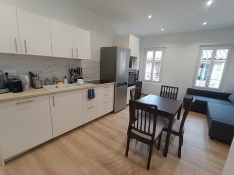 T3 rénové en 2023, Intra muros Avignon Apartment in Avignon