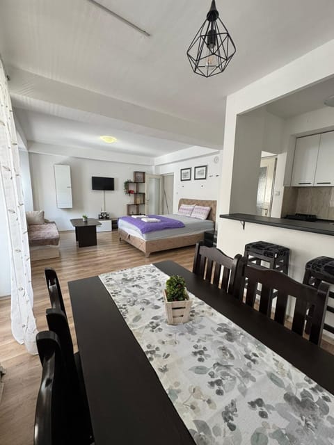 Bed, Living room