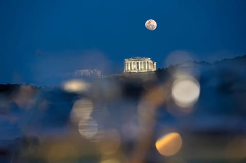 Nearby landmark, Night, Balcony/Terrace, Landmark view