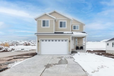 Property building, Natural landscape, Winter