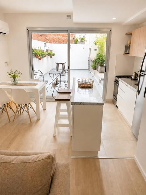 Patio, Balcony/Terrace, Living room, Seating area, Dining area
