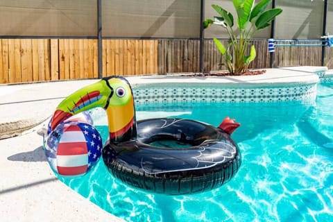 The Pelican/Pool/HotTub/GameRoom House in Brandon