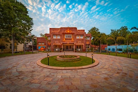 Property building, Facade/entrance
