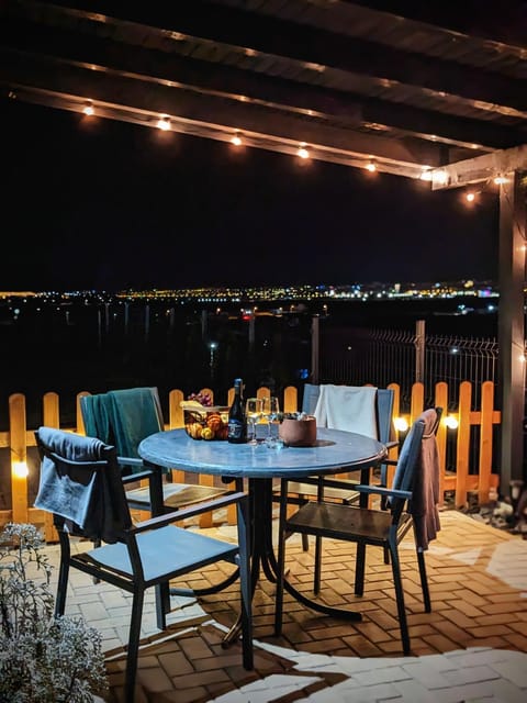Dining area, City view