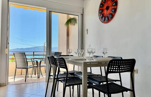 View (from property/room), Balcony/Terrace, Living room, Dining area, Sea view