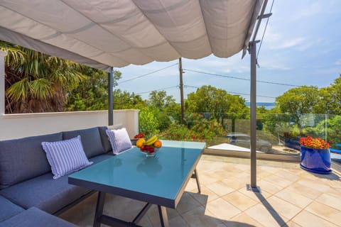 Patio, Balcony/Terrace, Seating area