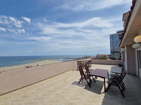 Balcony/Terrace, Balcony/Terrace, Beach, Sea view
