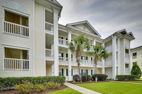 4 Mi to Broadway at the Beach Golf Resort Getaway Apartment in Carolina Forest