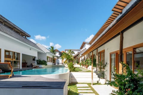 Property building, Garden, View (from property/room), Garden view, Pool view, Pool view, Swimming pool, sunbed
