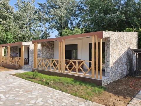 Property building, Day, Garden, Garden view