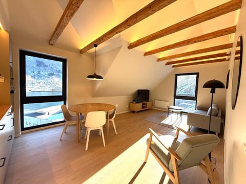 TV and multimedia, Living room, Seating area