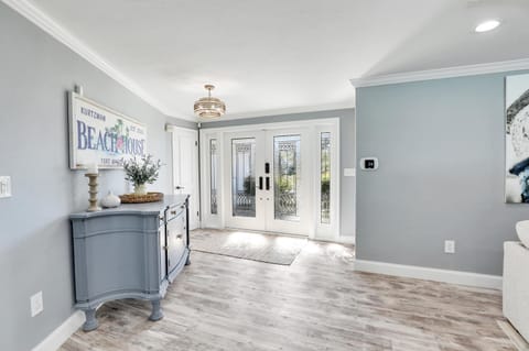 Family Friendly Fort Myers Vacation Rental with Pool House in Whiskey Creek