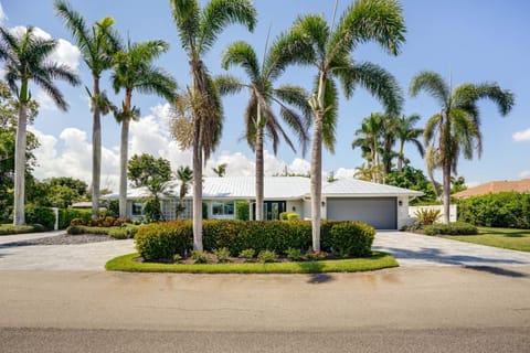 Family Friendly Fort Myers Vacation Rental with Pool House in Whiskey Creek