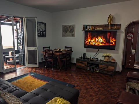 Communal lounge/ TV room, Bed, TV and multimedia