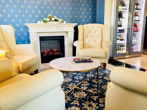 Communal lounge/ TV room, Lounge or bar