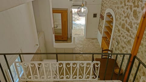 Στούντιο σε πέτρινο σπίτι, κοντά σε παραλία Apartment in Messenia